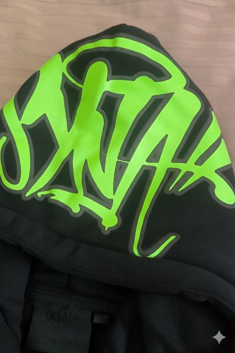 Худи Syna world .