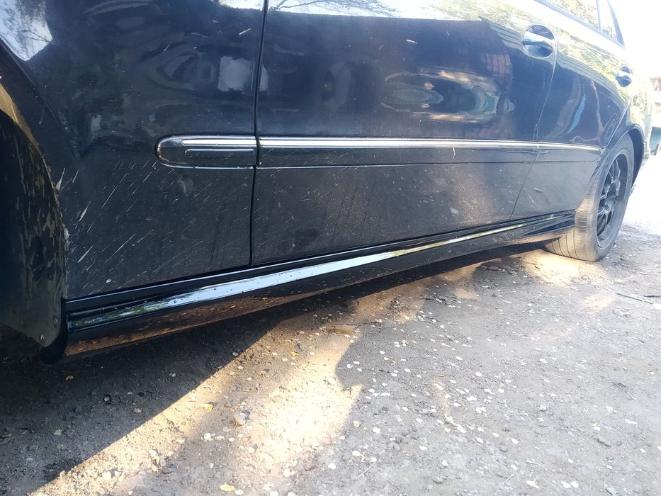 Продам передний бампер на Мерседес Е-211
