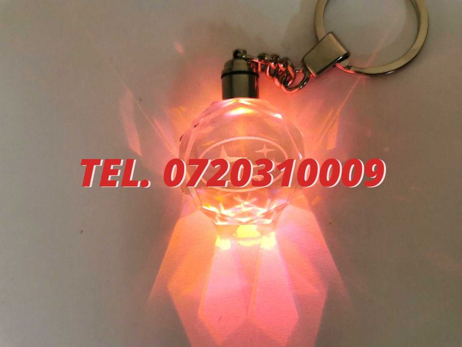 Breloc Sticla Cristal Cu Led 6 Culori Subaru Sau Alte Auto