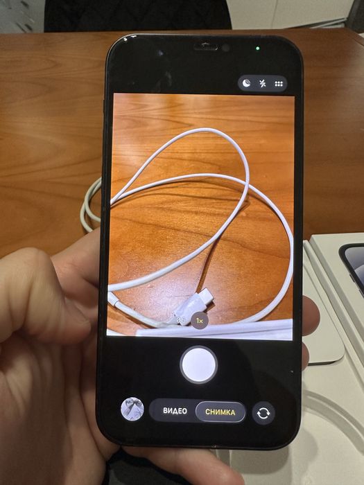 Телефон IPhone 12