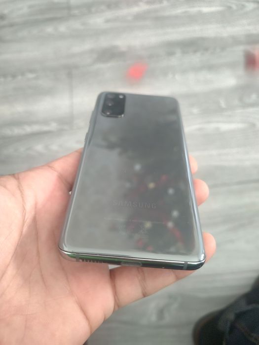 Vând Samsung Galaxy s20 5g funcționeaza