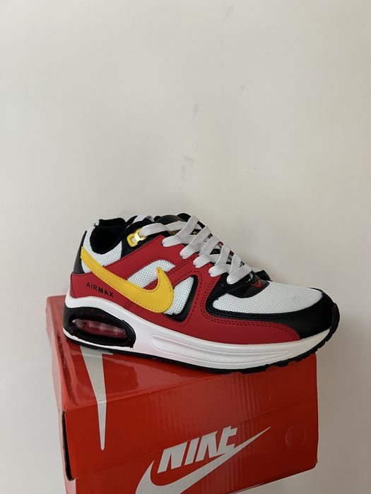 Nike обувки чисто нови