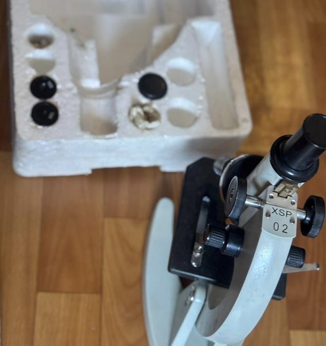 Продам микроскоп с обьективами