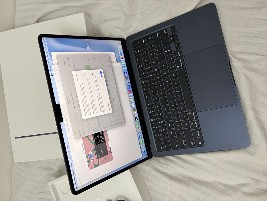 Macbook air m2 16/256