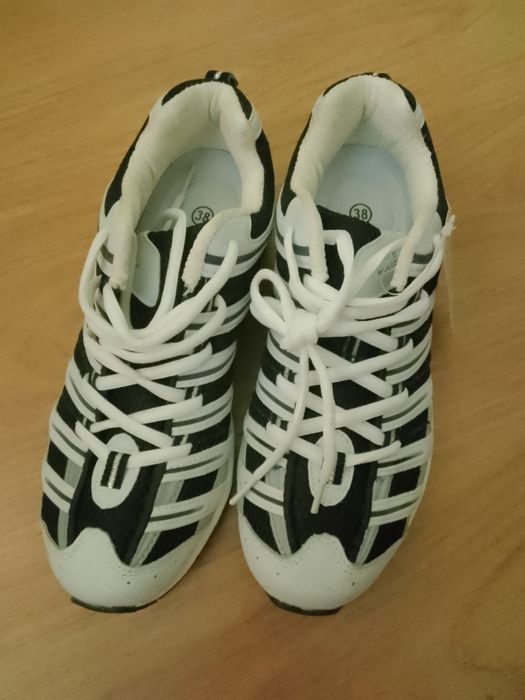 Нови маратонки 38