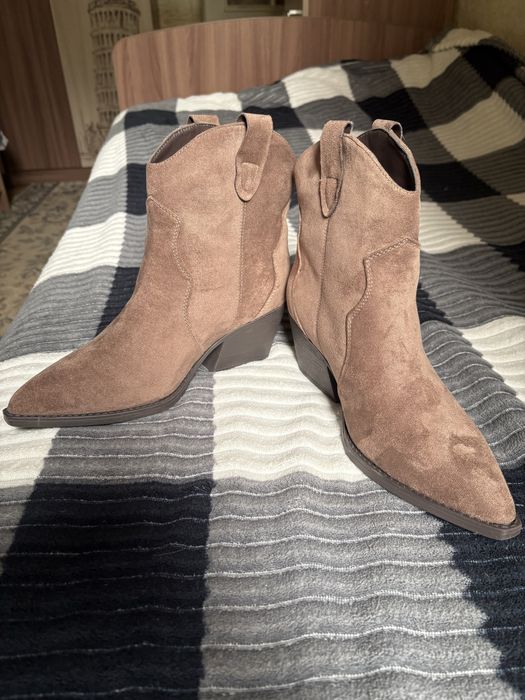 Продам казаки коричневые