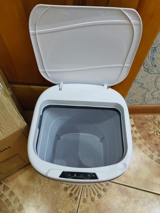 Сенсорное ведро 17L