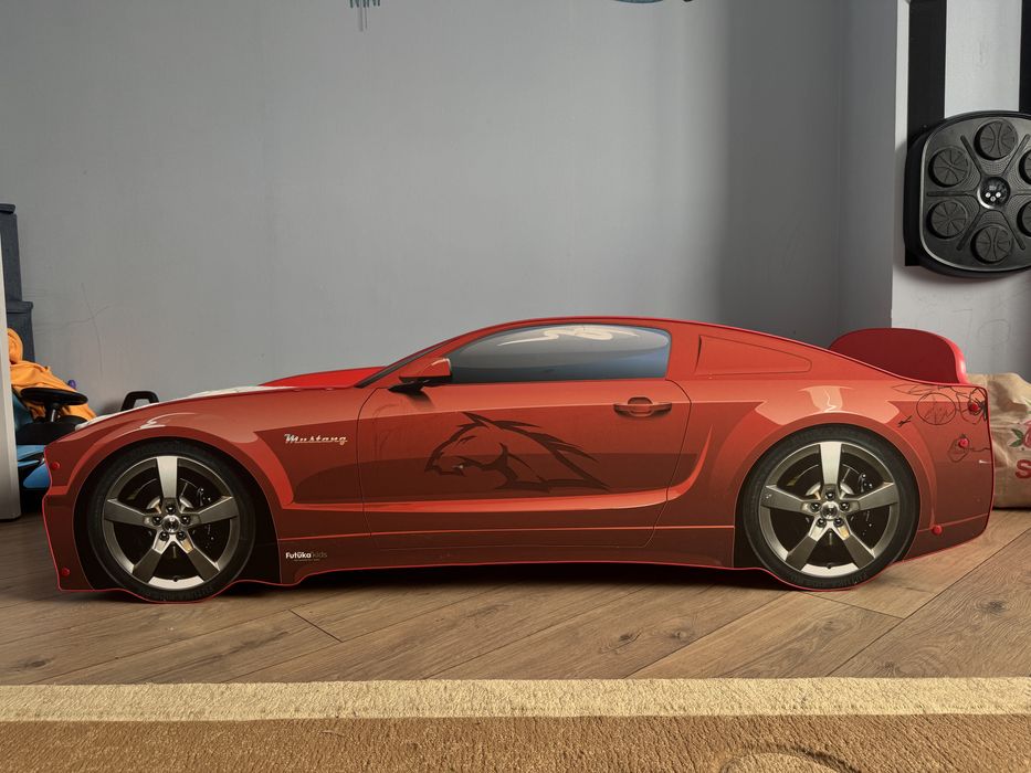 Продам детску кровать-машинку