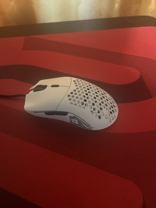Vand mosue glorious+mousepad steel seteis qck+