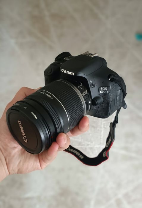 Фотоапарат Canon