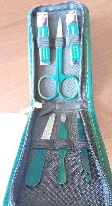 Комплект за маникюр 6 части, нокторезачка, ножичка