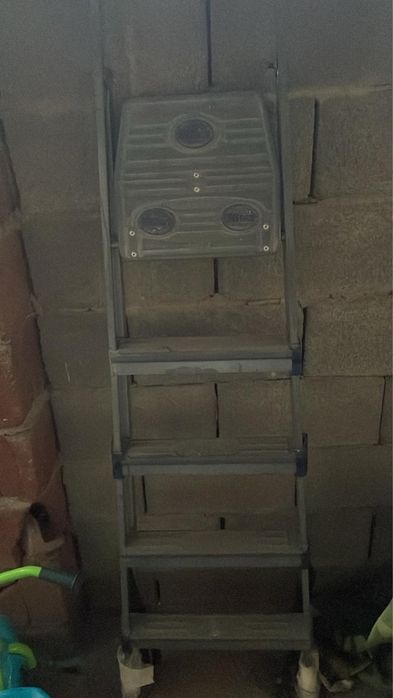 Стремянки, средства, пылесосы, все дял клининга