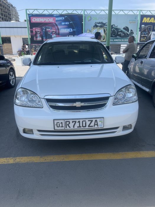 Lasetti 1.8 moshina zor xolatda generaldi davernis bor