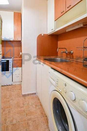 Двустаен апартамент под наем в кв. Изток