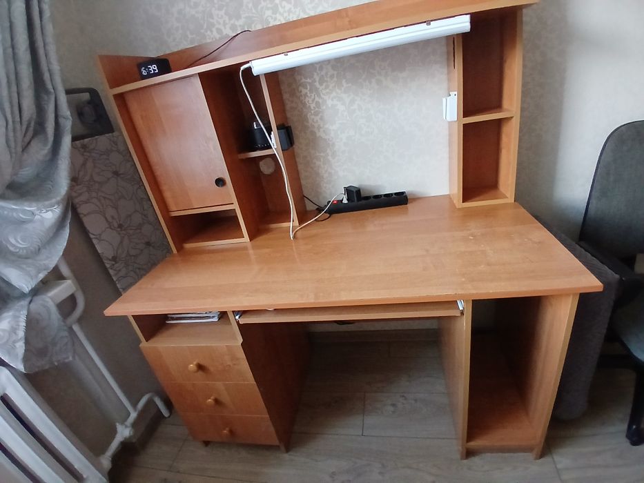 Б/у  рабочий стол