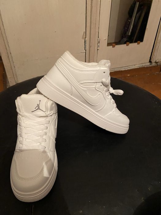 продаю кросовки