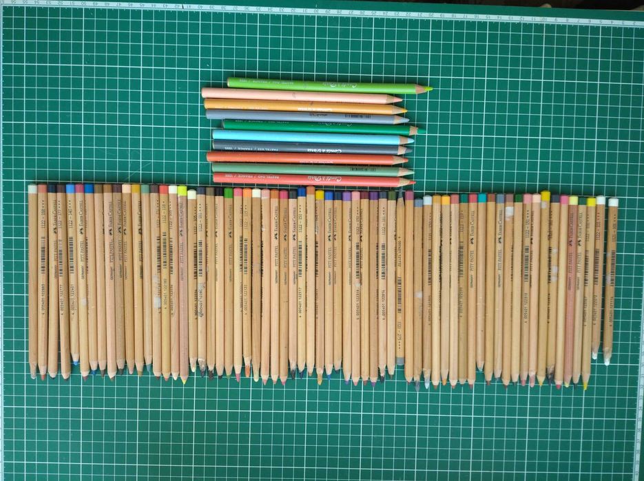 Пастель сухая (карандаши, мелки)