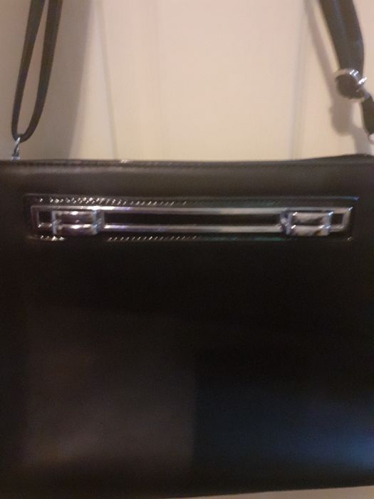 Черна дамска чанта нова