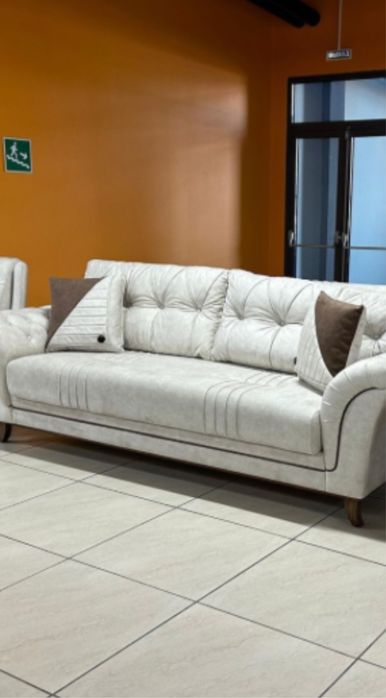 Продам диван трехместный