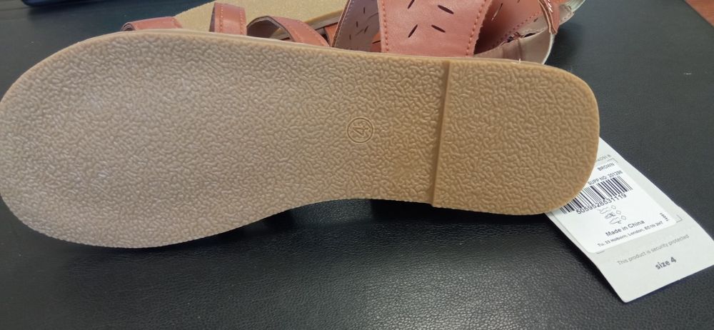 Дамски обувки и сандали