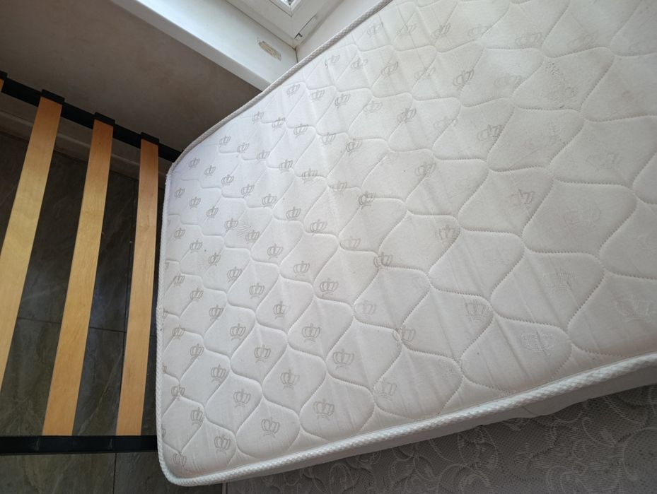 Продам кровать с матрасом 90*200