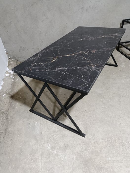 Jurnalniy stolik loft