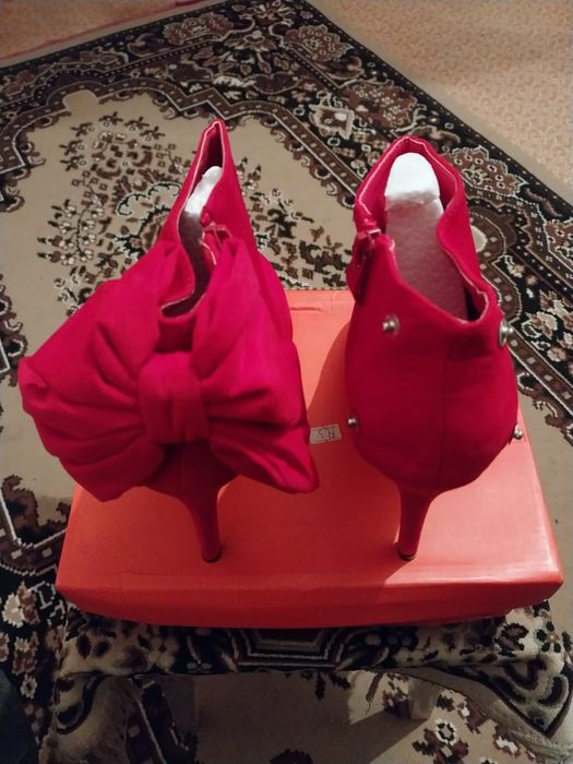 Продам новые батильоны размер 37-38