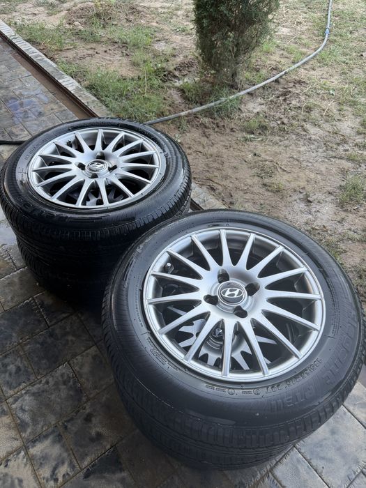 Новые Автошины вместе дисками новые состояние супер