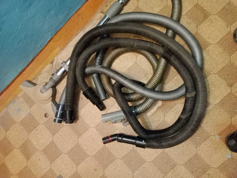 Продам шланги от пылесосов на запчасти