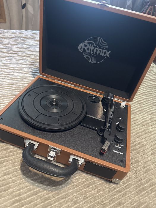 Виниловый проигрователь ritmix