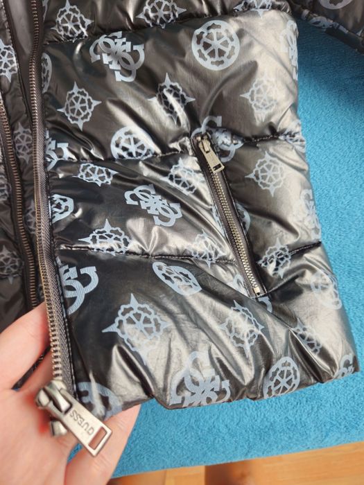 Зимно яке Guess-ново