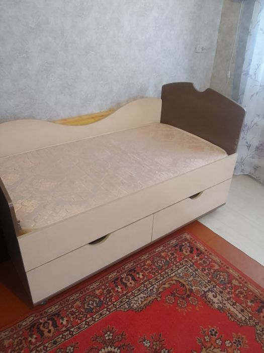 Продам кровать детскую
