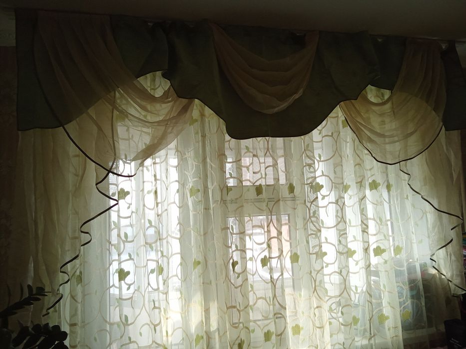 Занавески,жапкыш в отличном состоянии