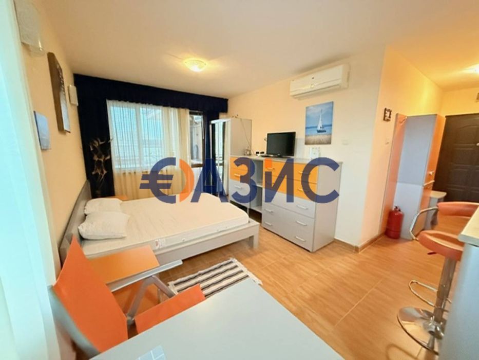 Продава се Едностаен апартамент в к.к. Слънчев бряг - 42 кв.м за 1500 €/кв.м - Снимка #8