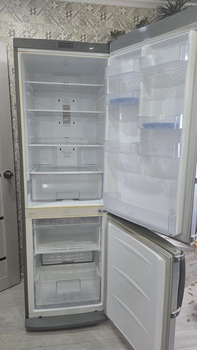Продам холодильник LG