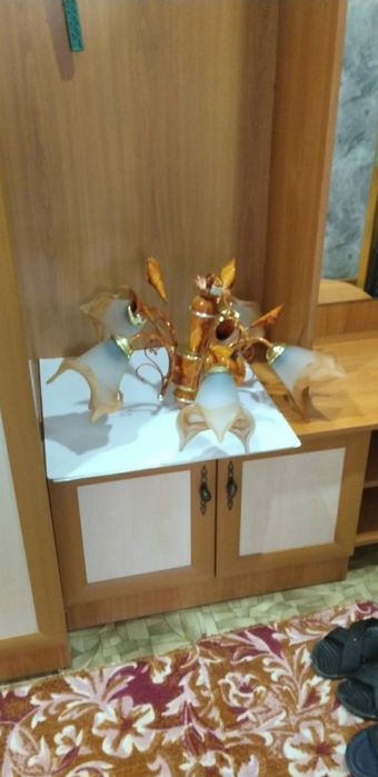Продам люстру в отличном состоянии