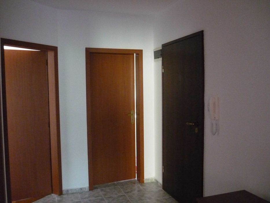 Дава се под наем Двустаен апартамент в София, Лозенец - 70 кв.м за 660 € - Снимка #2