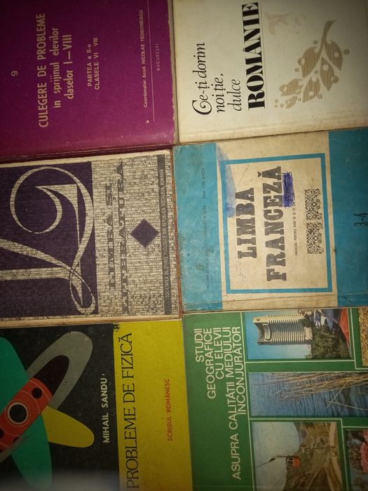 Vând diferite cărți