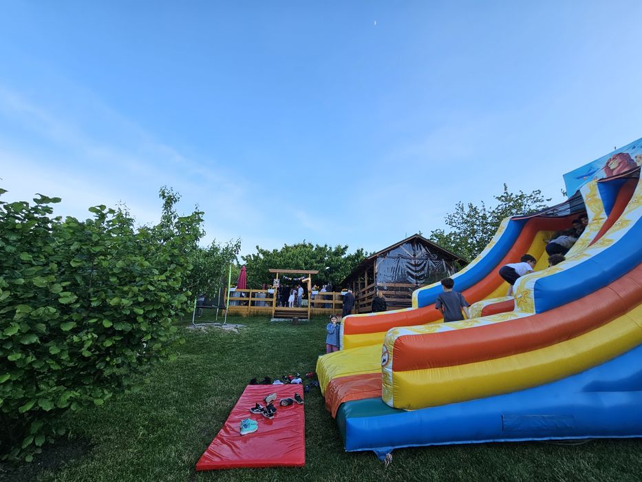 Inchiriez spatiu gradina pentru evenimente si petreceri in aer liber 1200 lei