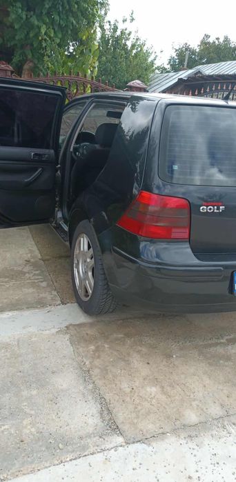 Golf 4 2003 (ideal  pentru naveta și nu numai)