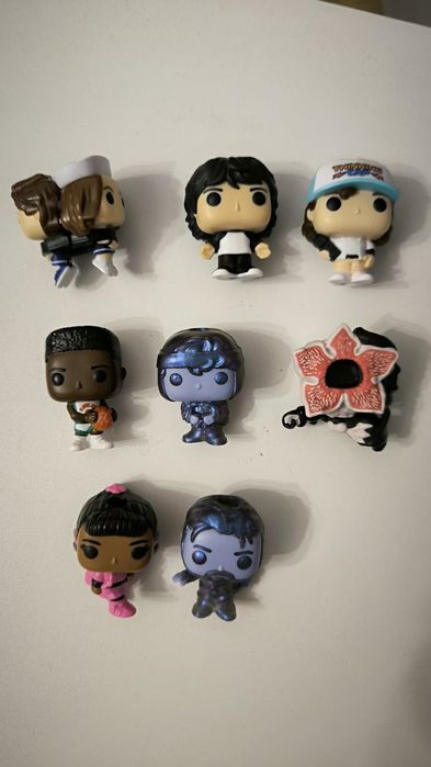 Фигурки Очень странные дела из Kinder