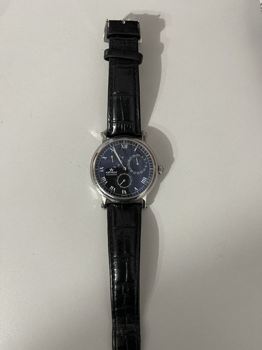 Продам часы Abyroy с синим цифирблатом.