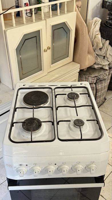 Газовая плита  AVA