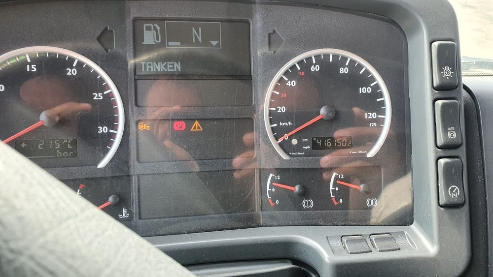 Cap tractor echipat sararita dezapezire