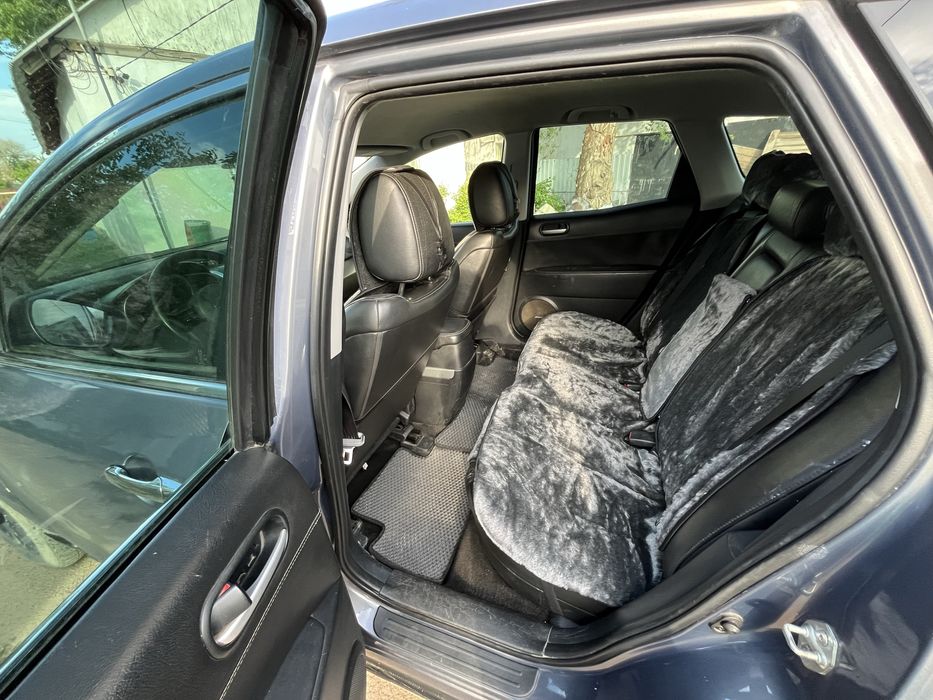 Продаю машину Mazda CX-7