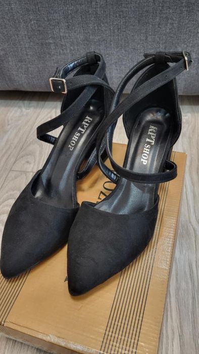 Дамски  елегантни обувки на ток