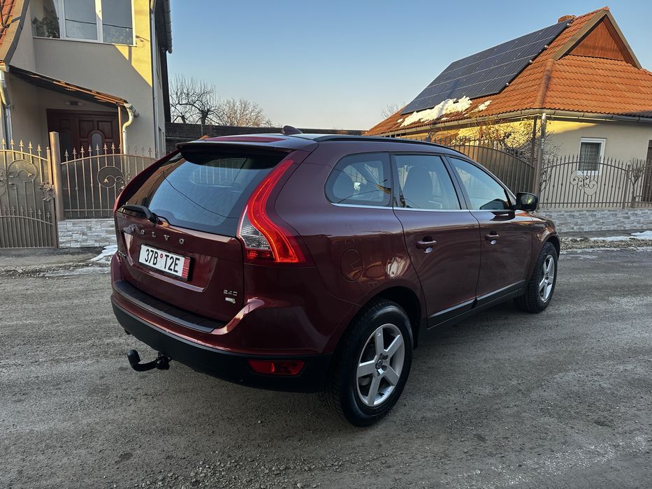 * Volvo  xc  60*
