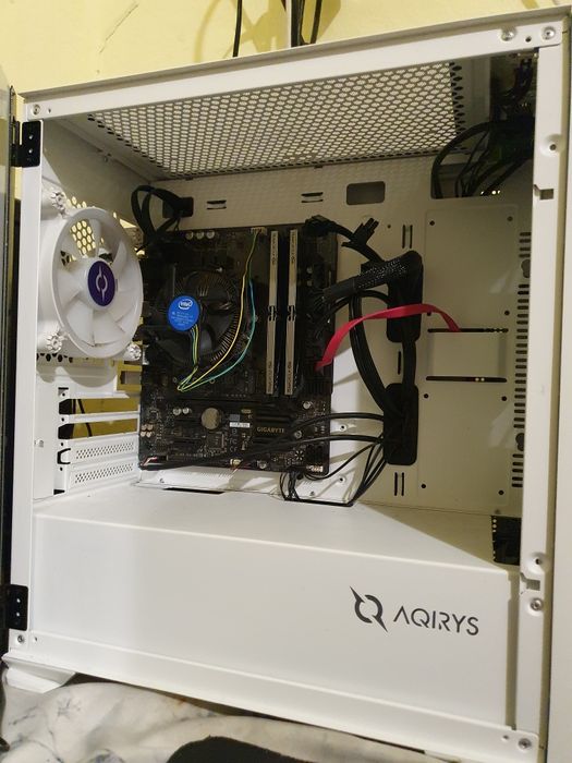 Vând unitate pc gaming