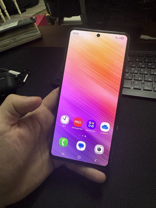 Samsung A 73 (128гб) в отличном состоянии