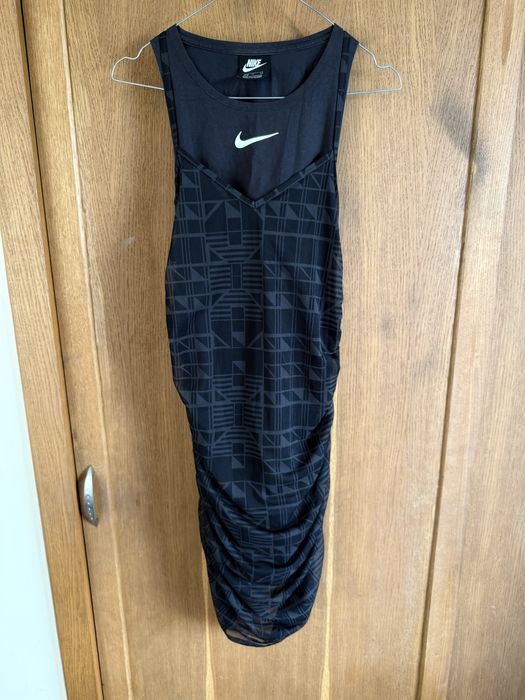 Nike оригинална рокля